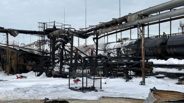 Место происшествия, где в результате воздушного удара БПЛА произошло возгорание трёх железнодорожных цистерн с мазутом в Темрюкском районе Краснодарского края. 31 мая 2024
