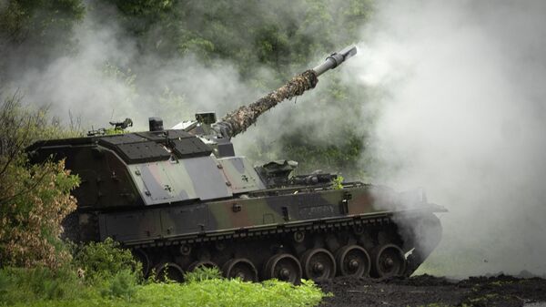 Немецкая самоходная артиллерийская установка Panzerhaubitze 2000 в Донецкой области