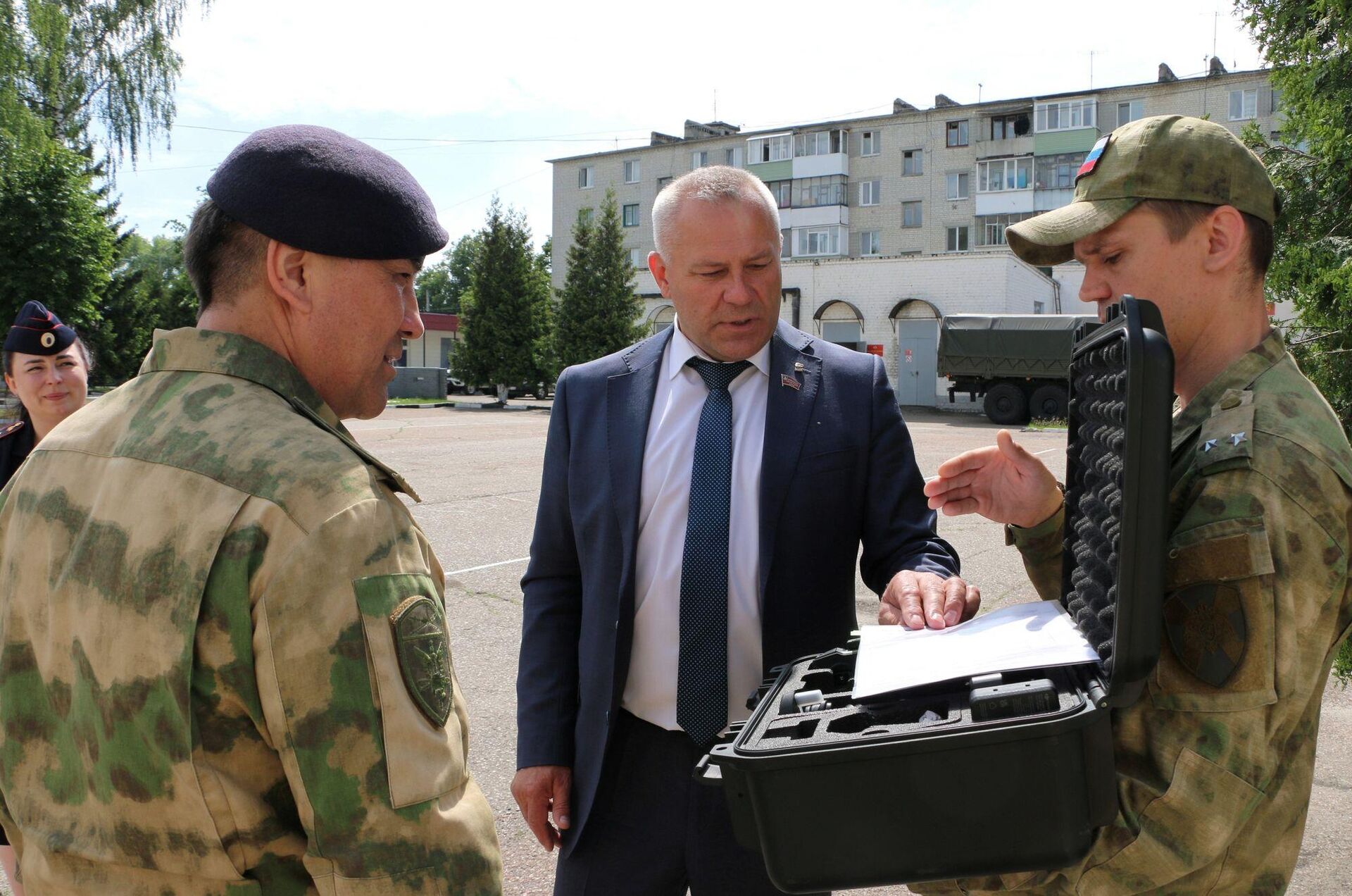 Председатель Брянской облдумы Валентин Суббот передал спецтехнику бойцам Росгвардии для выполнения боевых задач в условиях СВО - РИА Новости, 1920, 31.05.2024