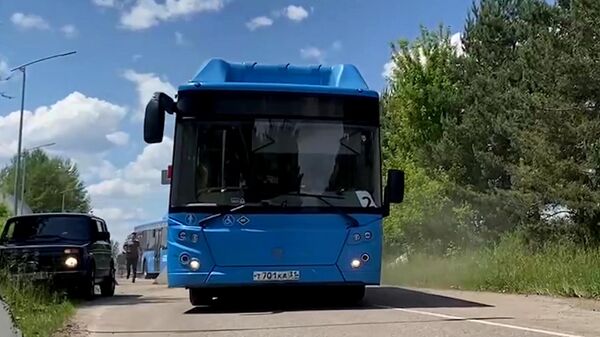 Автобусы с российскими военнослужащими, возвращенными из украинского плена. 31 мая 2024