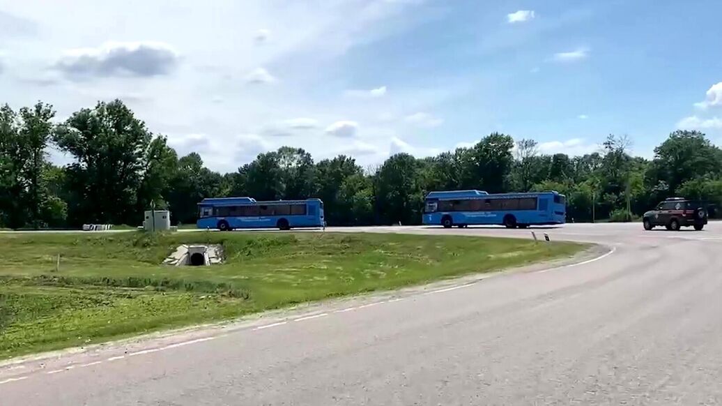 Украина неожиданно перенесла приемку тел и обмен пленными