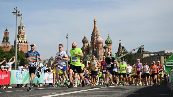 Участники 11-го забега Зелёный Марафон на дистанции в Москве
