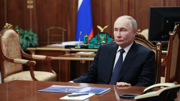 Путин попросил Кравцова не забывать о безопасности детского отдыха