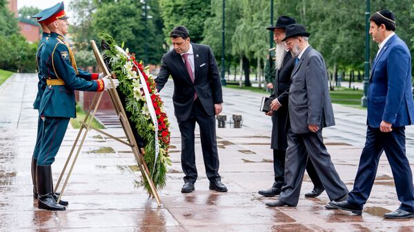 Раввины возложили венок к Могиле Неизвестного солдата в Москве