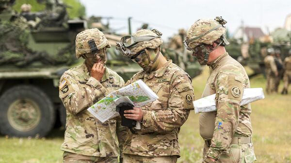 Американские военные во время учений НАТО