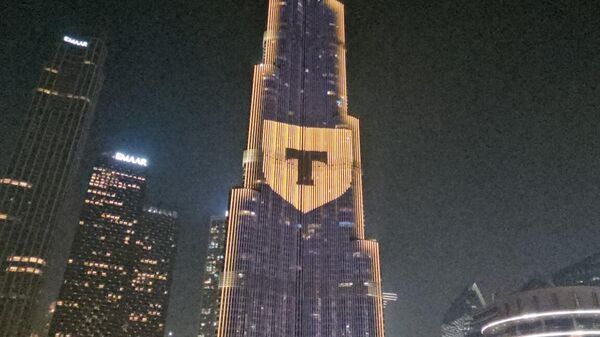 Т-Банк подсветил башню Бурдж-Халифа в Дубае