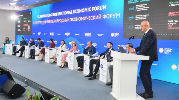 Вице-премьер РФ Дмитрий Чернышенко на ПМЭФ-2024