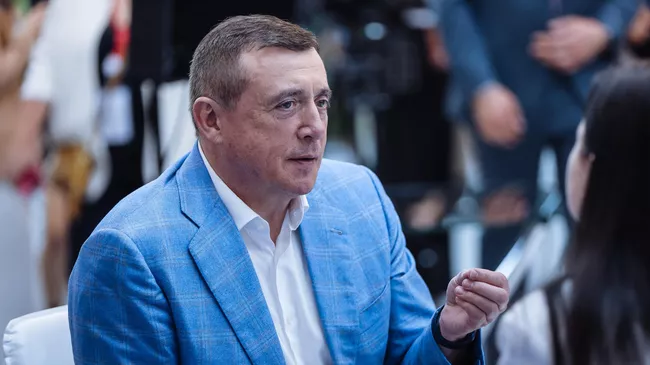 Губернатор  Сахалинской области Валерий Лимаренко 