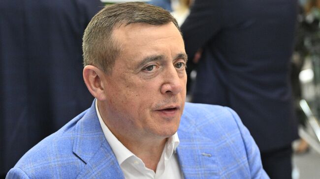 Губернатор Сахалинской области Валерий Лимаренко 