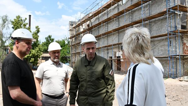 Новый глава Хабаровского края посетил подшефный региону Дебальцево в ДНР
