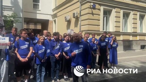 Пушкина не отменить – акция у здания бывшего посольства Украины в День русского языка