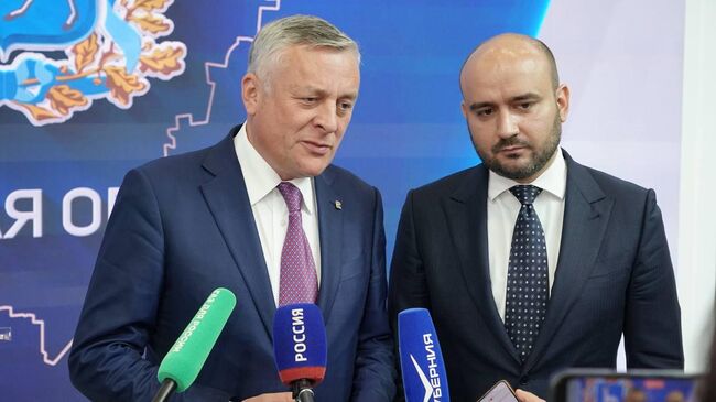 врио губернатора области Вячеслав Федорищев и генеральный директор Газпром межрегионгаз Сергей Густов