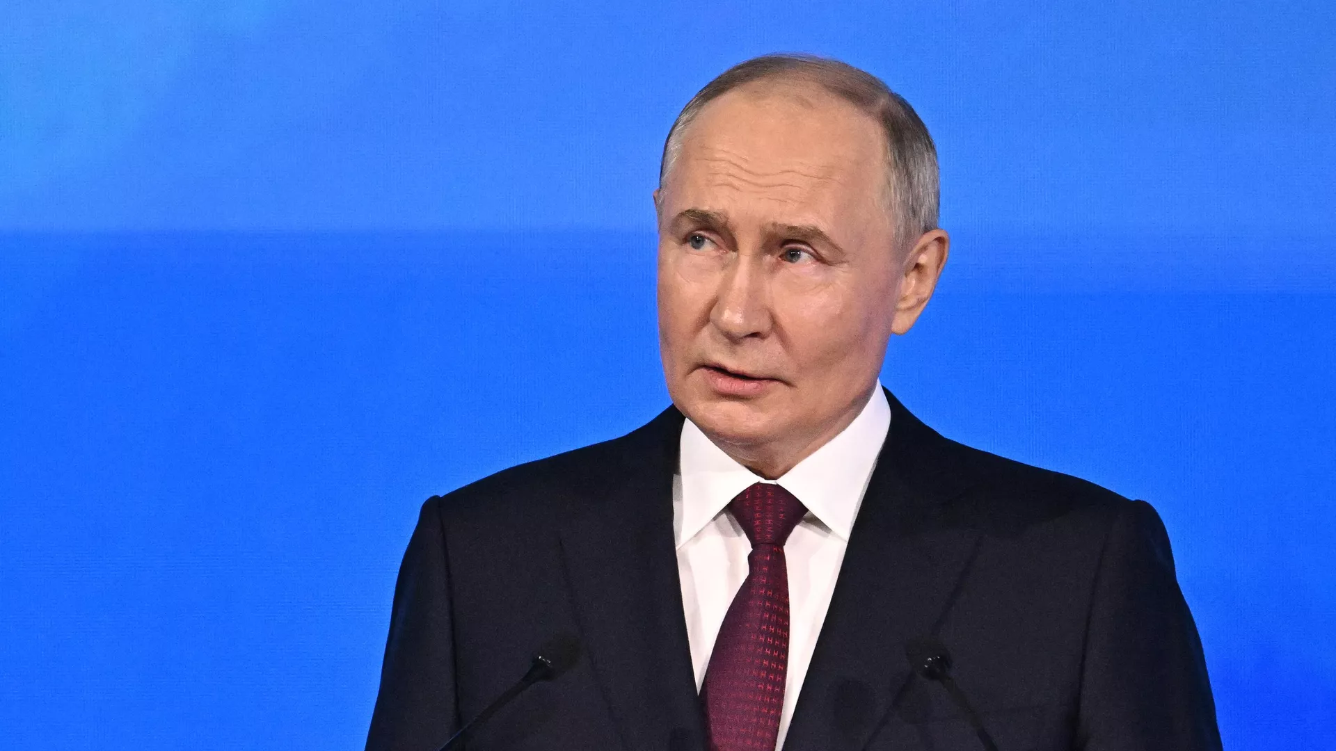 Президент России Владимир Путин выступает на пленарном заседании Петербургского международного экономического форума Президент России Владимир Путин выступает на пленарном заседании Петербургского международного экономического форума - РИА Новости, 1920, 07.06.2024