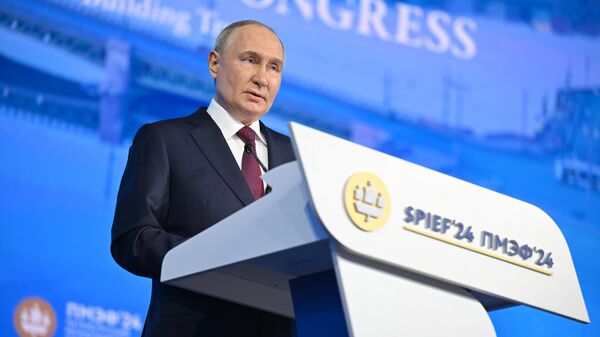 Президент РФ Владимир Путин во время пленарного заседания на ПМЭФ-2024