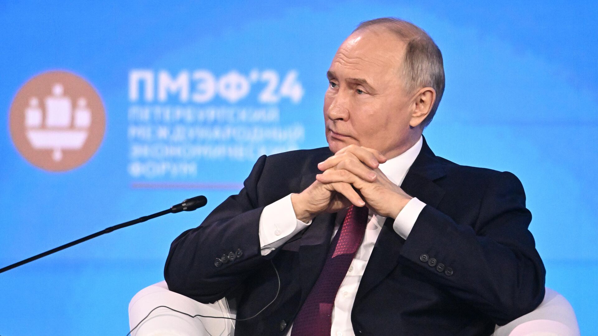 Президент России Владимир Путин принимает участие в пленарном заседании Петербургского международного экономического форума - РИА Новости, 1920, 07.06.2024