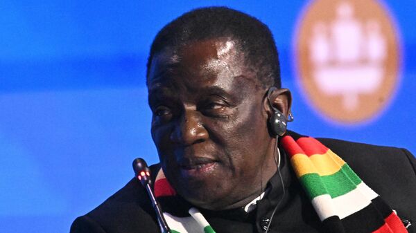 Президент Зимбабве Эммерсон Мнангагва выступает на ПМЭФ-2024