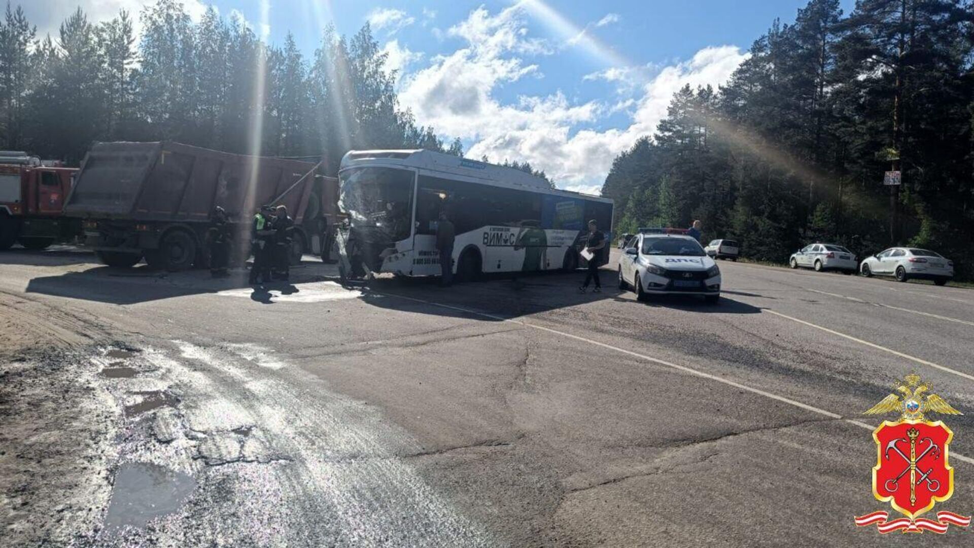 После столкновения грузовика и автобуса в Ленинградской области завели дело  - РИА Новости, 08.06.2024