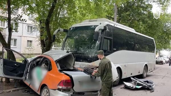 Место ДТП с участием арендованного автомобиля и автобуса в Самаре Место ДТП с участием арендованного автомобиля и автобуса в Самаре