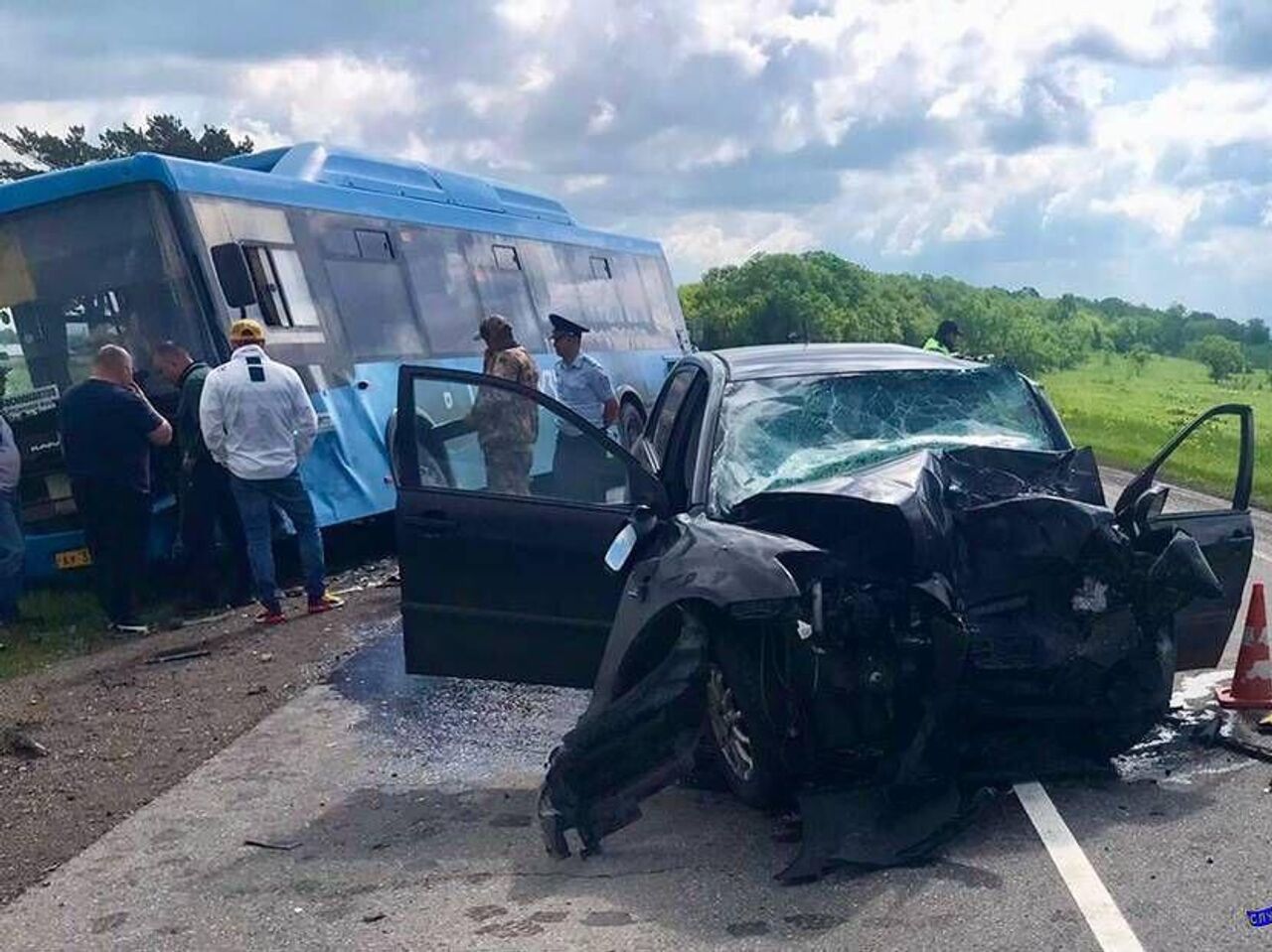 В Кузбассе пассажирский автобус попал в ДТП, есть погибший - РИА Новости,  09.06.2024