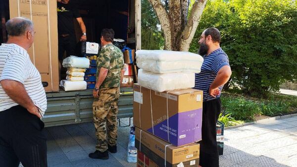 Спасатели Новороссийска передали в ЛНР и ДНР свыше двух тонн гумпомощи