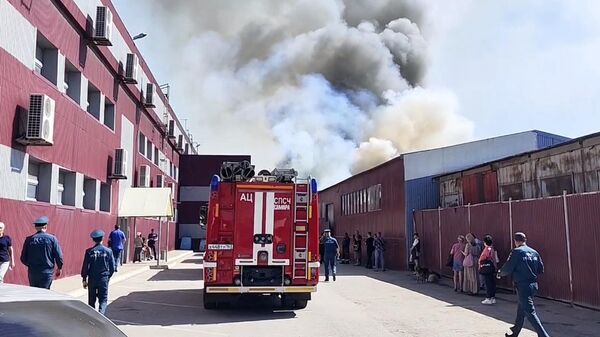Тушение пожара в мебельном цехе в Промышленном районе Самары