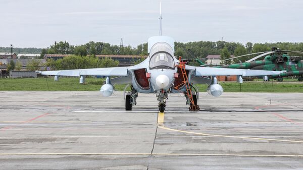 Учебно-боевой самолет Як-130, изготовленный Иркутским авиационным заводом Объединенной авиастроительной корпорации для Минобороны России