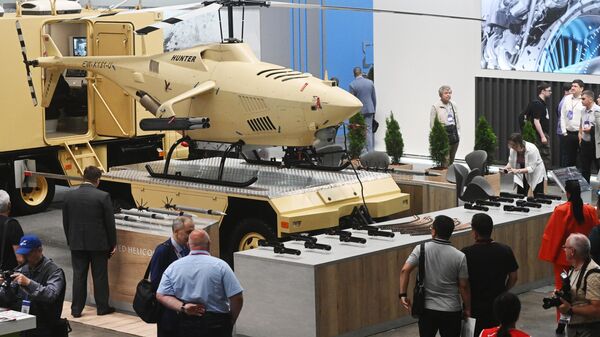 Белорусский разведывательно-ударный беспилотный вертолёт Hunter производства КБ Беспилотные вертолёты, представленный на XVII Международной выставке вертолетной индустрии HeliRussia в МВЦ Крокус Экспо