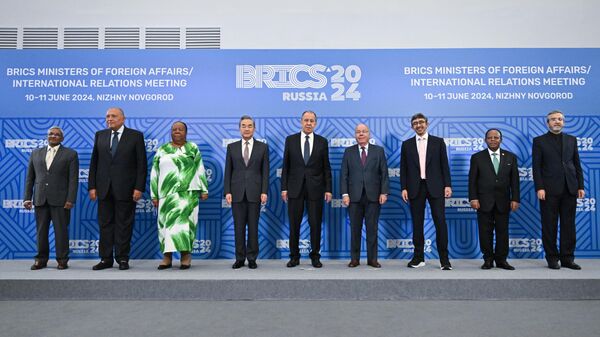Совместное фотографирование участников совещания министров иностранных дел стран БРИКС в Нижнем Новгороде. 10 июня 2024