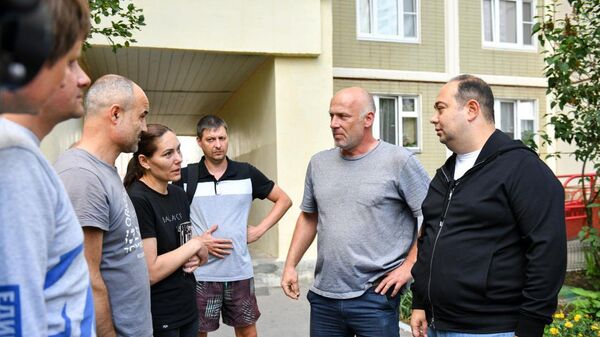 Глава округа Дмитрий Волошин вместе с жителями провел обход в Новых Химках
