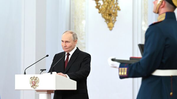 Путин заявил, что решить масштабные задачи можно только сообща