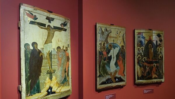 Икона Распятие XV века на выставке в Новгородском музее-заповеднике