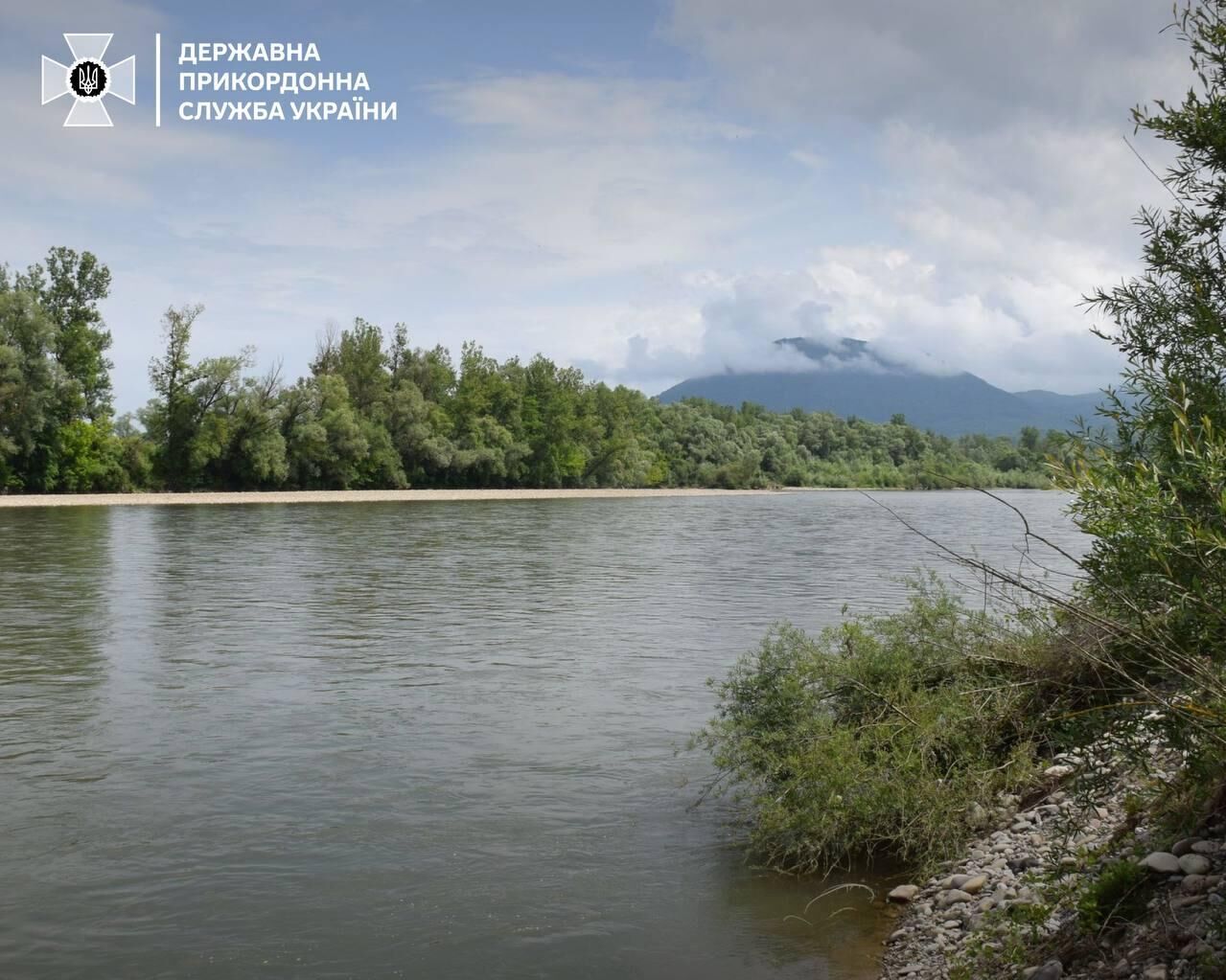 Река Тиса на границе Украины, где было найдено тело украинского уклониста - РИА Новости, 1920, 16.10.2025