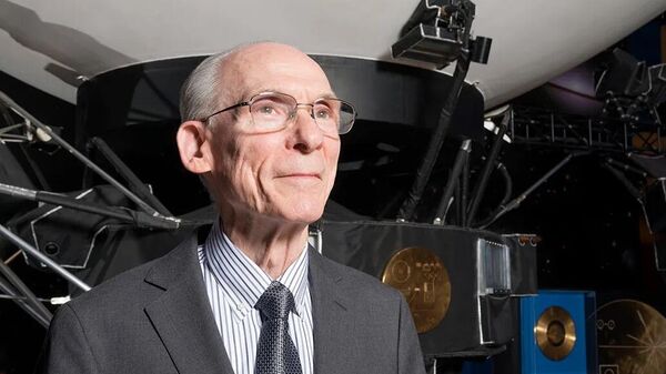 Бывший глава лаборатории реактивного движения НАСА Эдвард Стоун