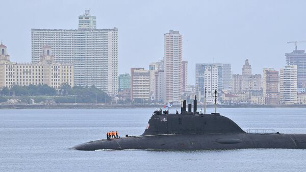 Атомная подводная лодка Казань заходит в порт Гаваны, Куба