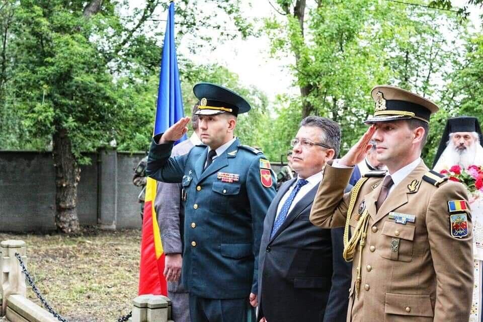 Церемония чествования румынских героев, погибших в годы Второй Мировой войны в городе Фалешты - РИА Новости, 1920, 13.06.2024