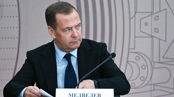 Медведев заявил, что Россия проводит СВО, чтобы искоренить фашизм