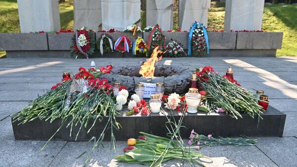 Мемориал советским воинам на Антакальнисском кладбище Вильнюса