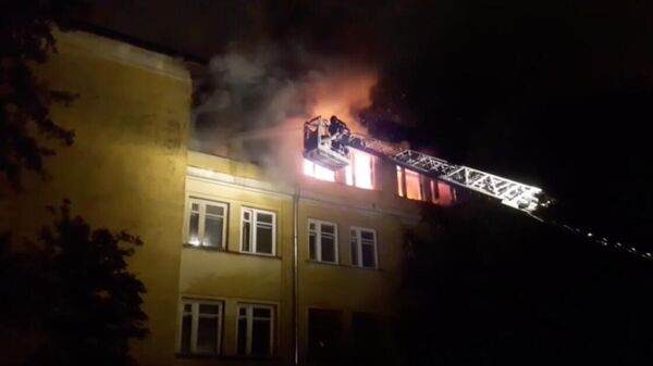 Пожар в неэксплуатируемом здании на севере Москвы
