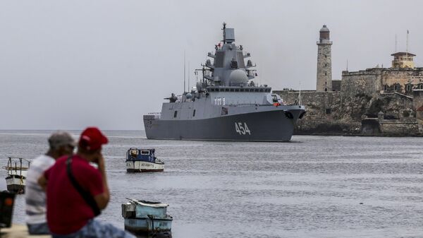 Фрегат Адмирал флота Советского Союза Горшков заходит в порт Гаваны, Куба