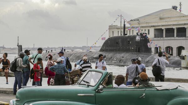 Атомная подводная лодка Казань заходит в порт Гаваны, Куба