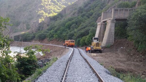 Восстановительные работы на железнодорожном участке в Лорийской области Армении