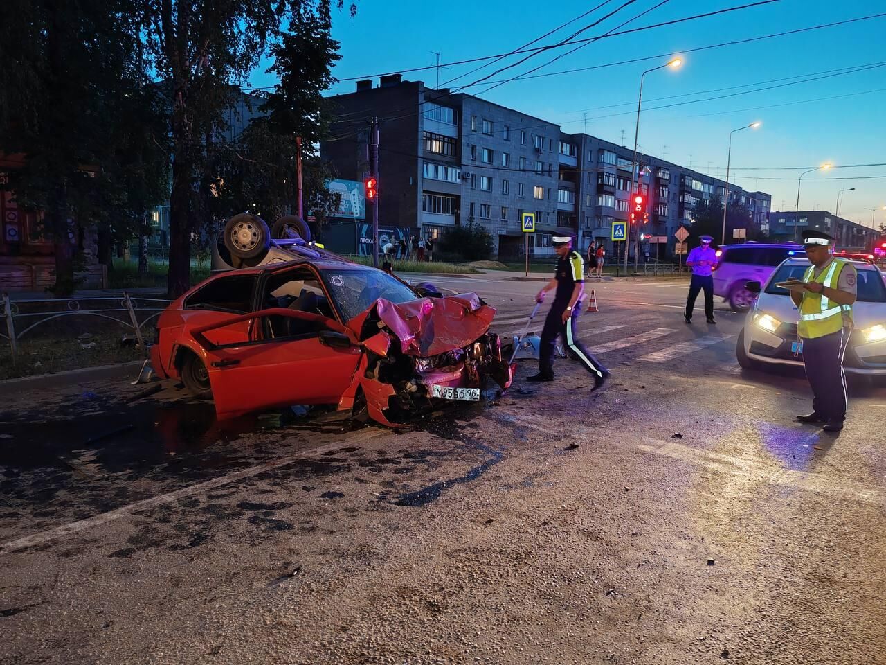 В Свердловской области шесть человек пострадали в ДТП с двумя легковушками  - РИА Новости, 15.06.2024