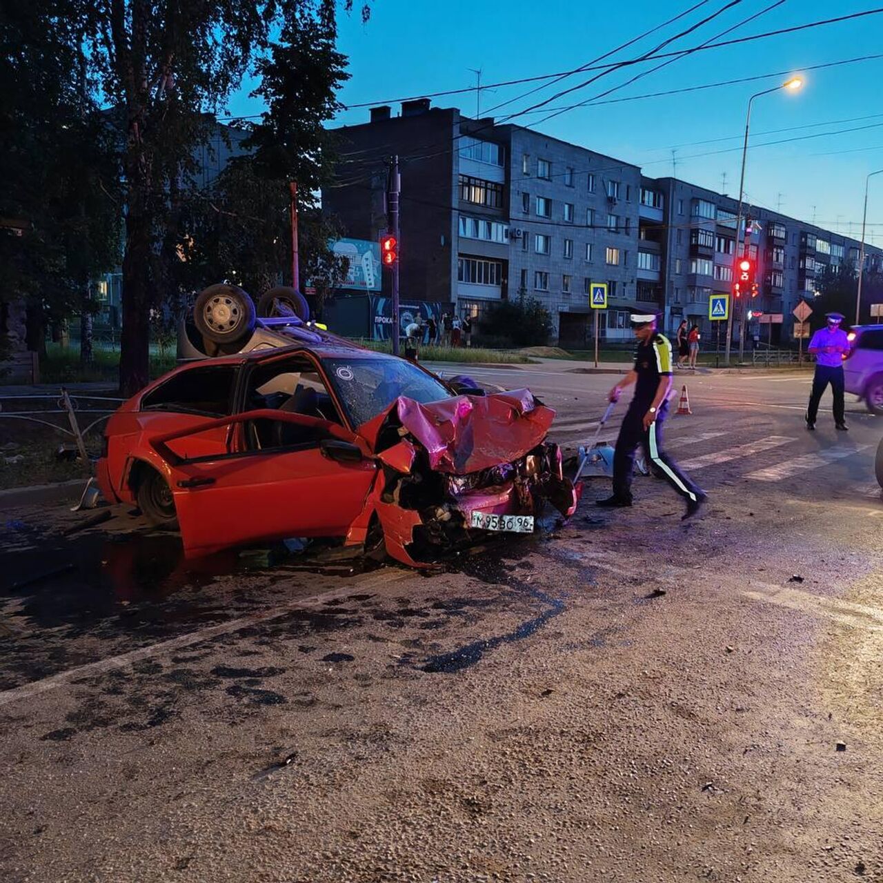 В Свердловской области шесть человек пострадали в ДТП с двумя легковушками  - РИА Новости, 15.06.2024