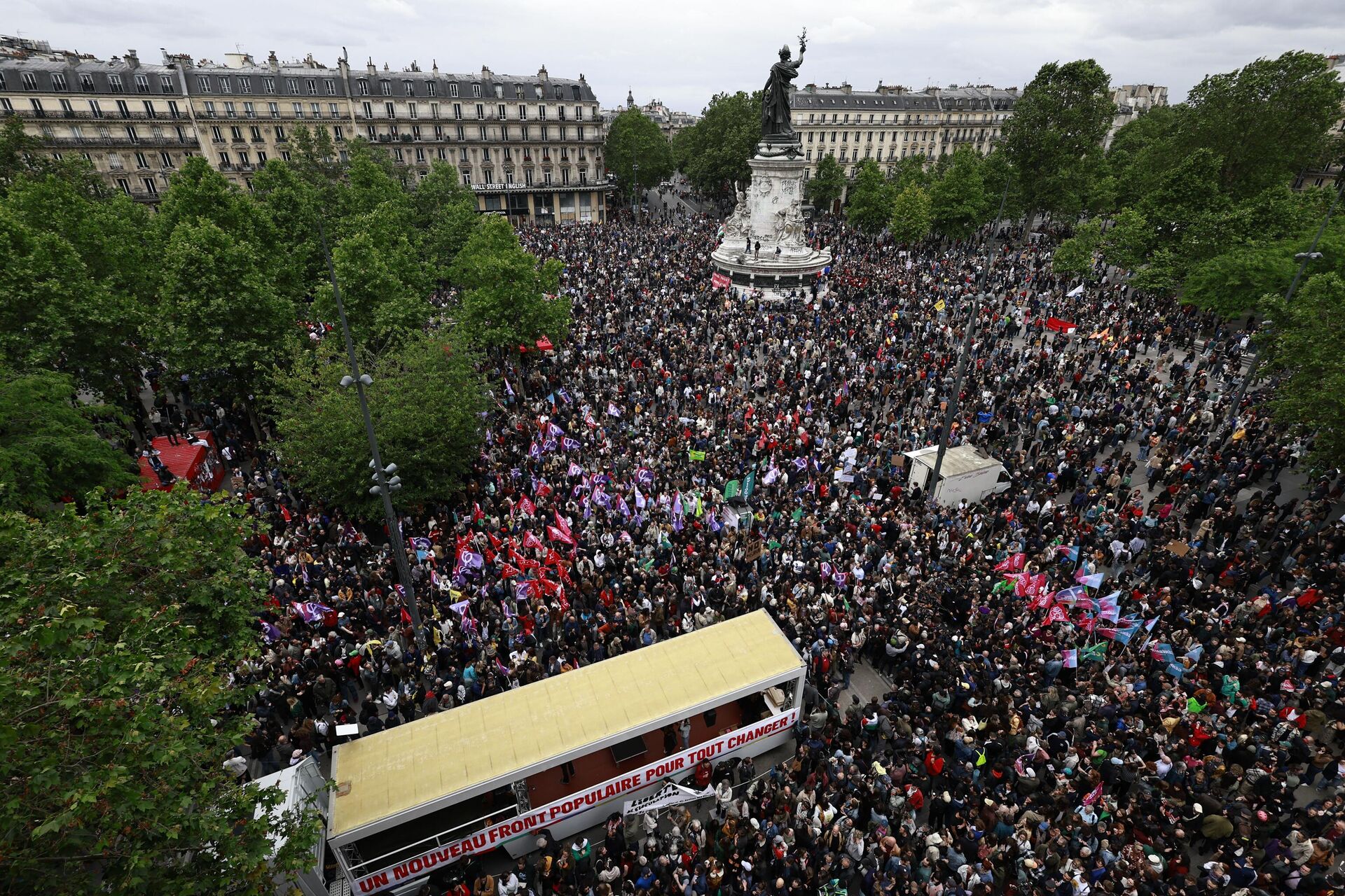 Участники акции протеста на площади Республики в Париже, Франция - РИА Новости, 1920, 15.06.2024