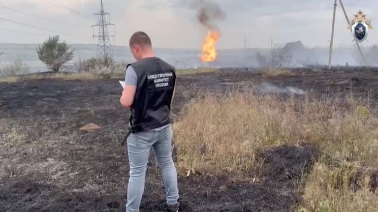 На месте взрыва газа в трубопроводе под Саратовом. Кадр видео