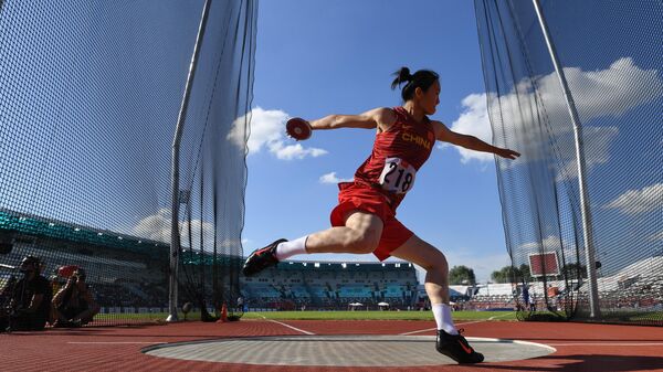 Вэньсюань Сун (Китай) в финале соревнований по метанию диска среди женщин на спортивных играх стран БРИКС в Казани