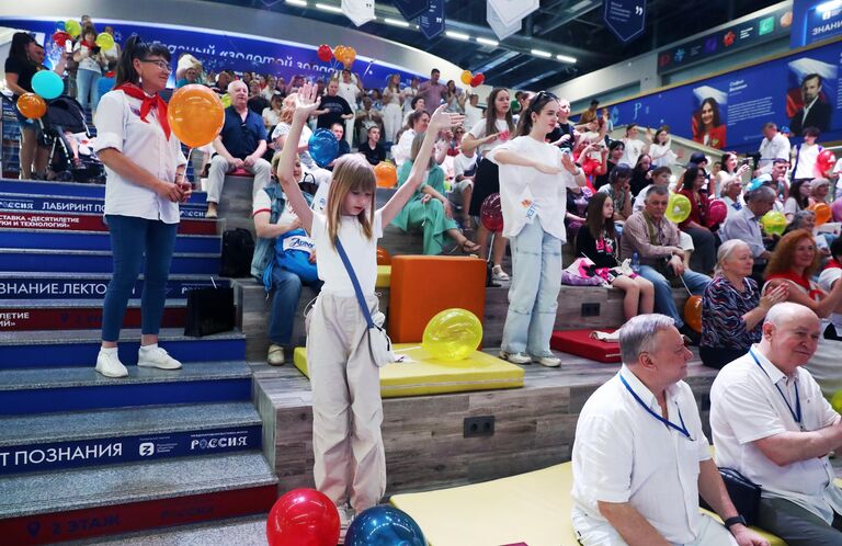 Выставка Россия. День рождения Международного детского центра Артек