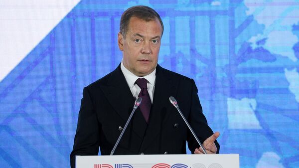 Медведев предложил обсудить ответственность Запада за военные преступления
