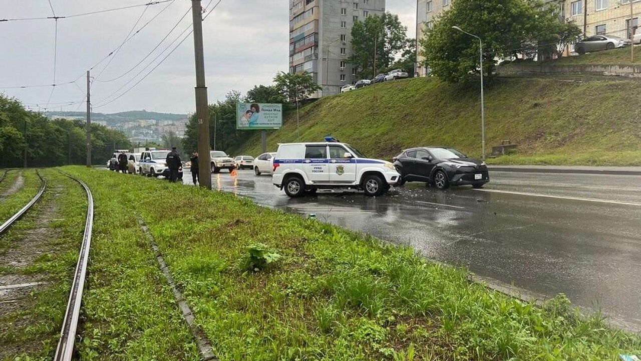 Водитель BMW, вылетевшей с парковки ТРЦ в Краснодаре, мог сменить имя - РИА  Новости, 26.06.2024