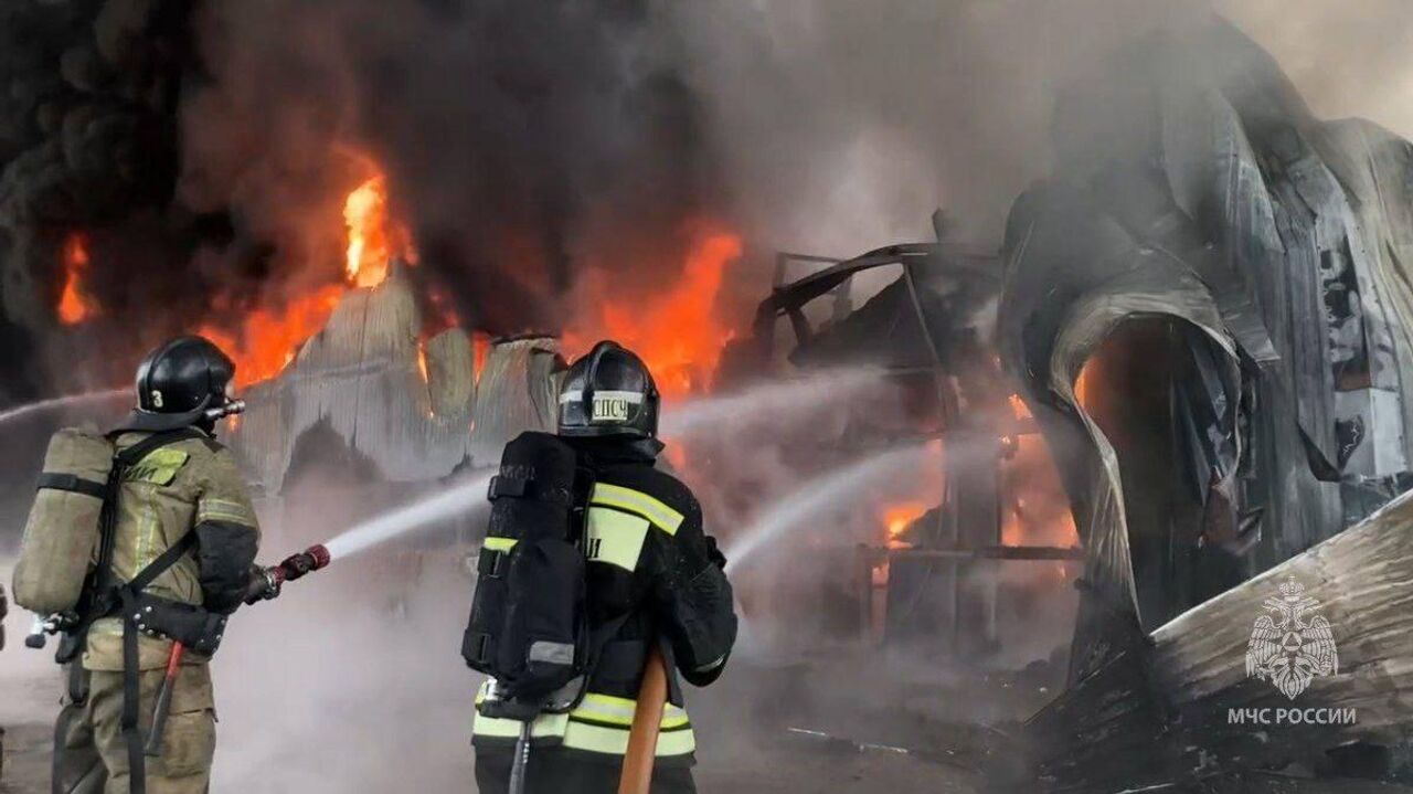 На Камчатке загорелся склад с отделочными материалами - РИА Новости,  18.06.2024